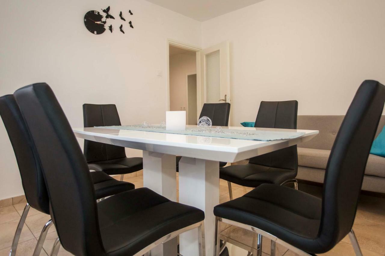 רוביני Apartman Barbara מראה חיצוני תמונה