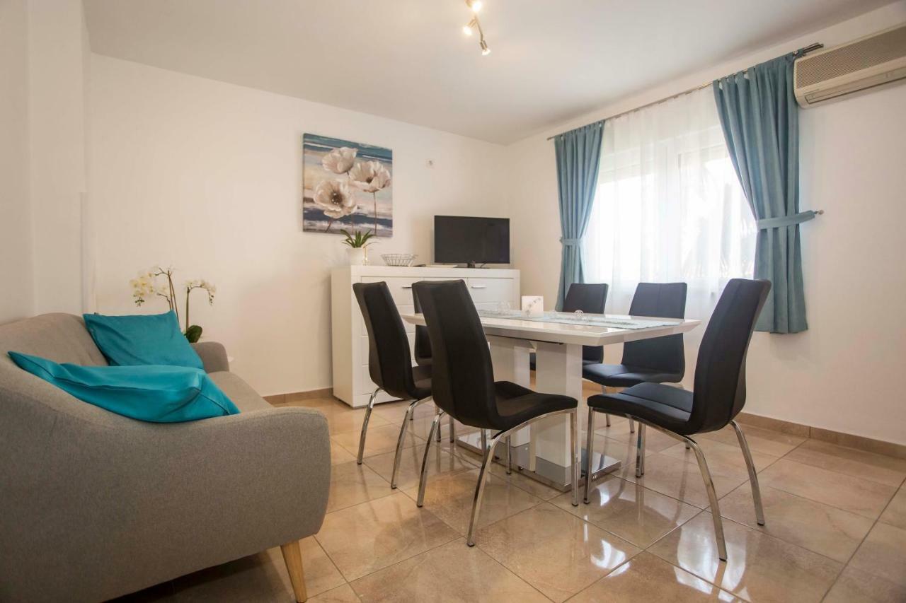 רוביני Apartman Barbara מראה חיצוני תמונה